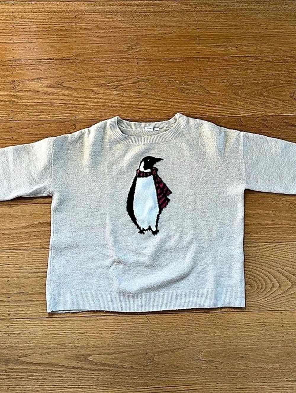 Gap Cream Penguin Sweater in Size Large